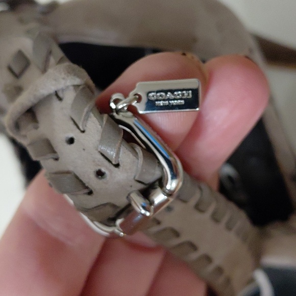 Coach Henny Light Gray Crisscross Ankle Whipstitch Open Toe Buckled Heels sz 6.5 - Picture 7 of 13